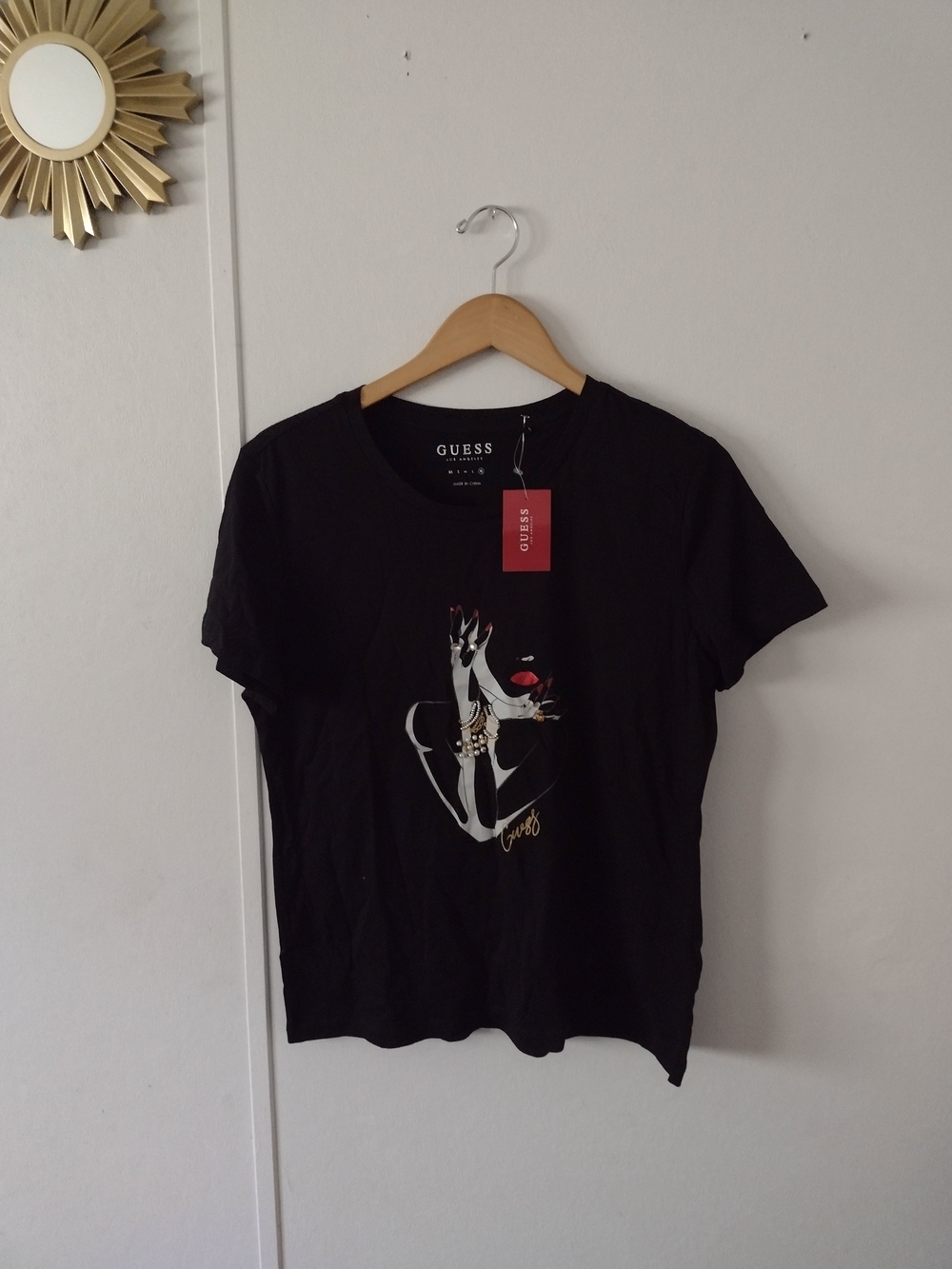 Guess Womens Graphic T-shirt